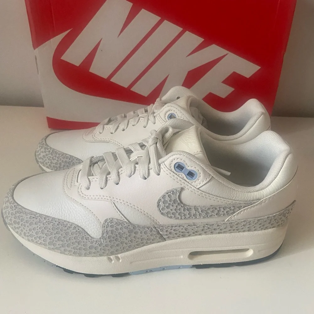 Nike Air Max 1 Safari Summit White phantom Women's Sneakers Size 7 (FB5059-100)